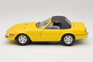 Ferrari 365 GTS/4 Daytona Cabriolet Yellow Techno Giodi 1:18 740028 Diecast - image 4 of 8