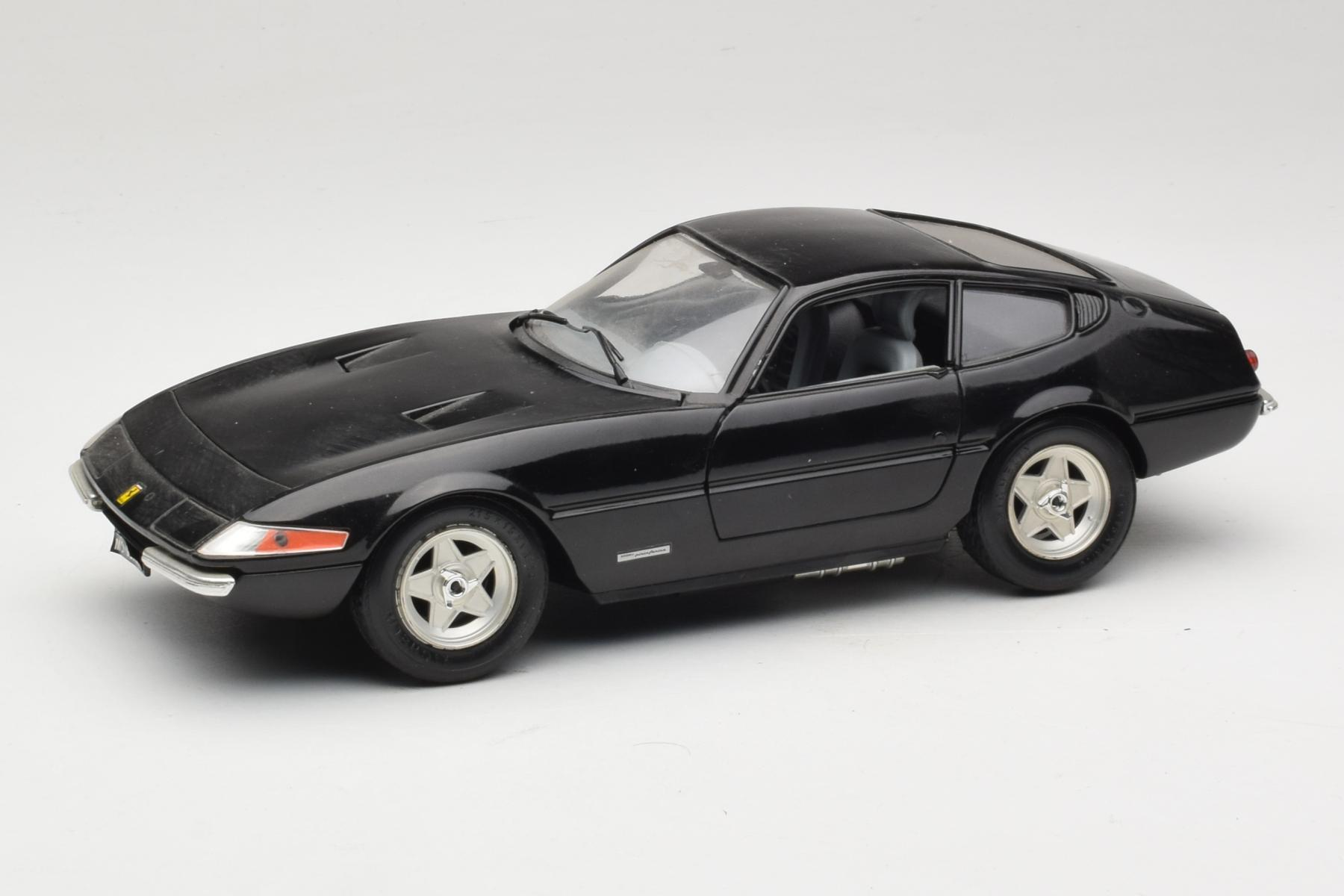 Ferrari 365 GTB/4 Daytona 1:18 Diecast Black Coupe