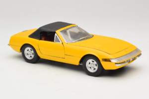Ferrari 365 GTS Yellow With Black Roof Solido 1:18 8018 Diecast - image 6 of 8