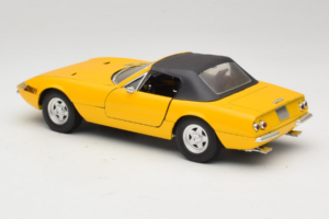 Ferrari 365 GTS Yellow With Black Roof Solido 1:18 8018 Diecast - image 7 of 8