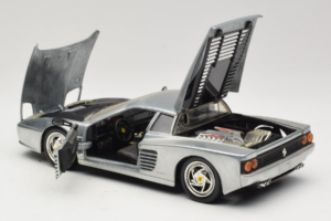 Ferrari 512M Chrome Silver Hot Wheels 1:18 25739 Diecast - image 5 of 8