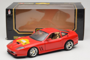 Ferrari 550 Maranello 22 Jahre Ferrari Model Club Red Bburago 1:18 3064-P2 Diecast - image 8 of 8
