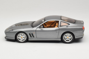 Ferrari 550 Maranello 25 Jahre Ferrari Model Club Silver 2nd Version Bburago 1:18 3064-S1 Diecast - image 4 of 8