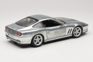 Ferrari 550 Maranello Chrome Silver Hot Wheels 1:18 25740 Diecast - image 3 of 8