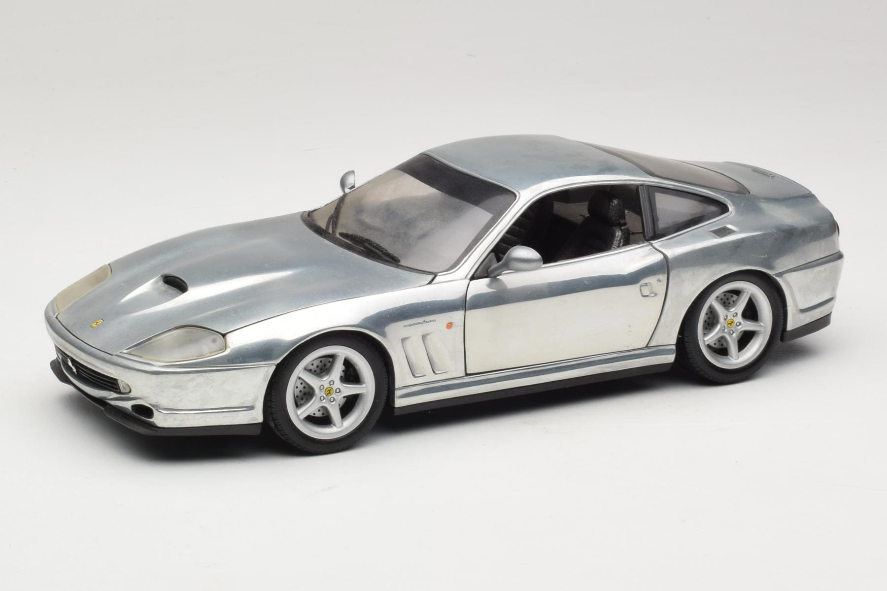 Hot Wheels Ferrari 550 Maranello Chrome 1:18