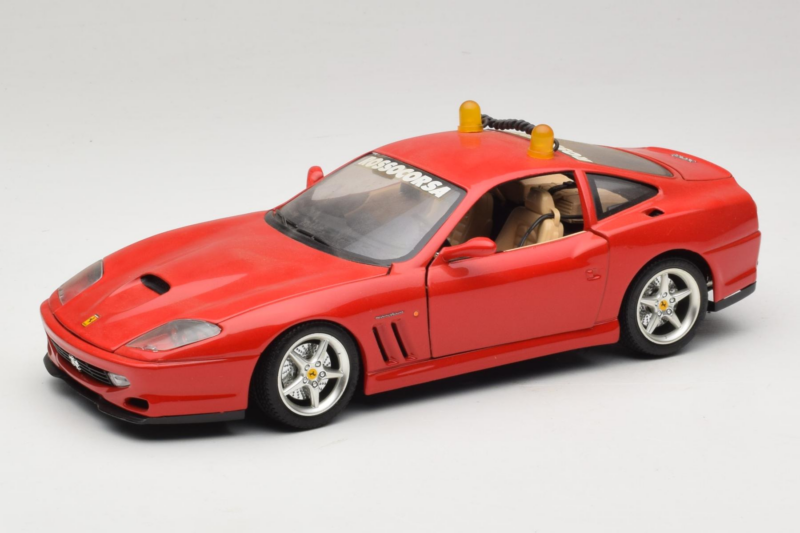 Ferrari 550 Maranello Safety Car Rosso Corsa Bburago 1:18 Ferrari 550 Maranello Safety Car Rosso Corsa Bburago 1:18 3064-P1 Diecast