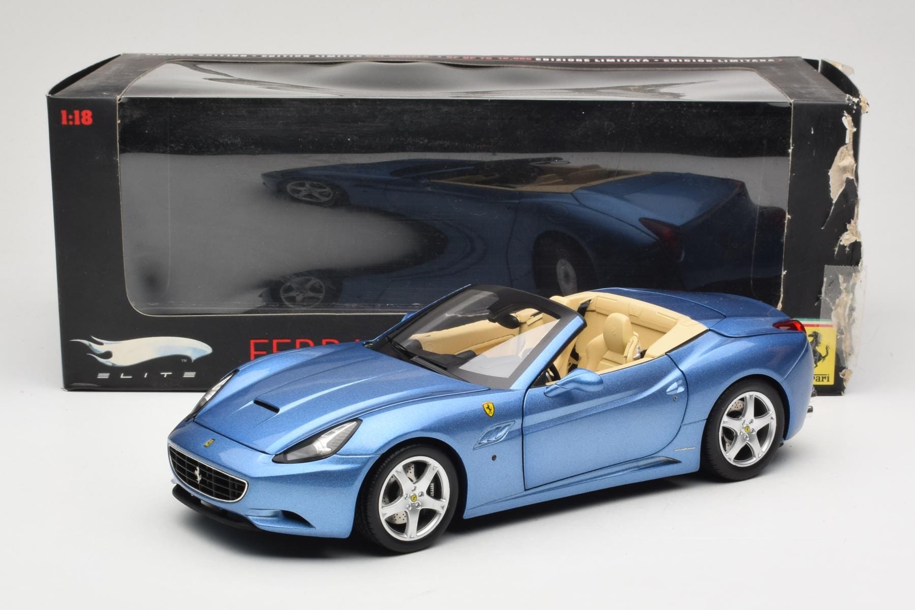 Hot Wheels Ferrari California 1:18 Light Blue GT
