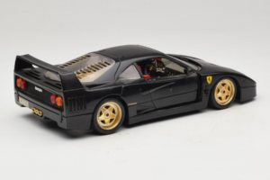 Ferrari F40 Black with Gold Wheels Bburago 1:18 3032-B2 Diecast - image 3 of 8