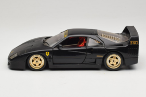 Ferrari F40 Black with Gold Wheels Bburago 1:18 3032-B2 Diecast - image 4 of 8