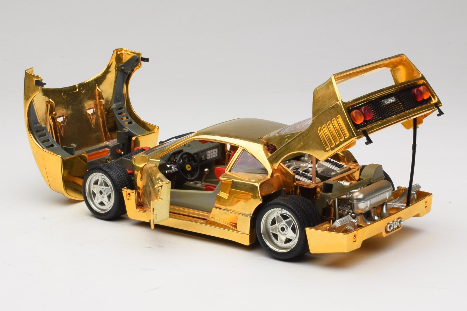 Bburago Ferrari F40 Chrome Gold 1:18 Limited Edition