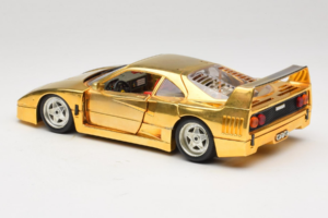 Ferrari F40 Chrome Gold Limited Edition 250 pcs Bburago 1:18 3332-G1 Diecast - image 7 of 8