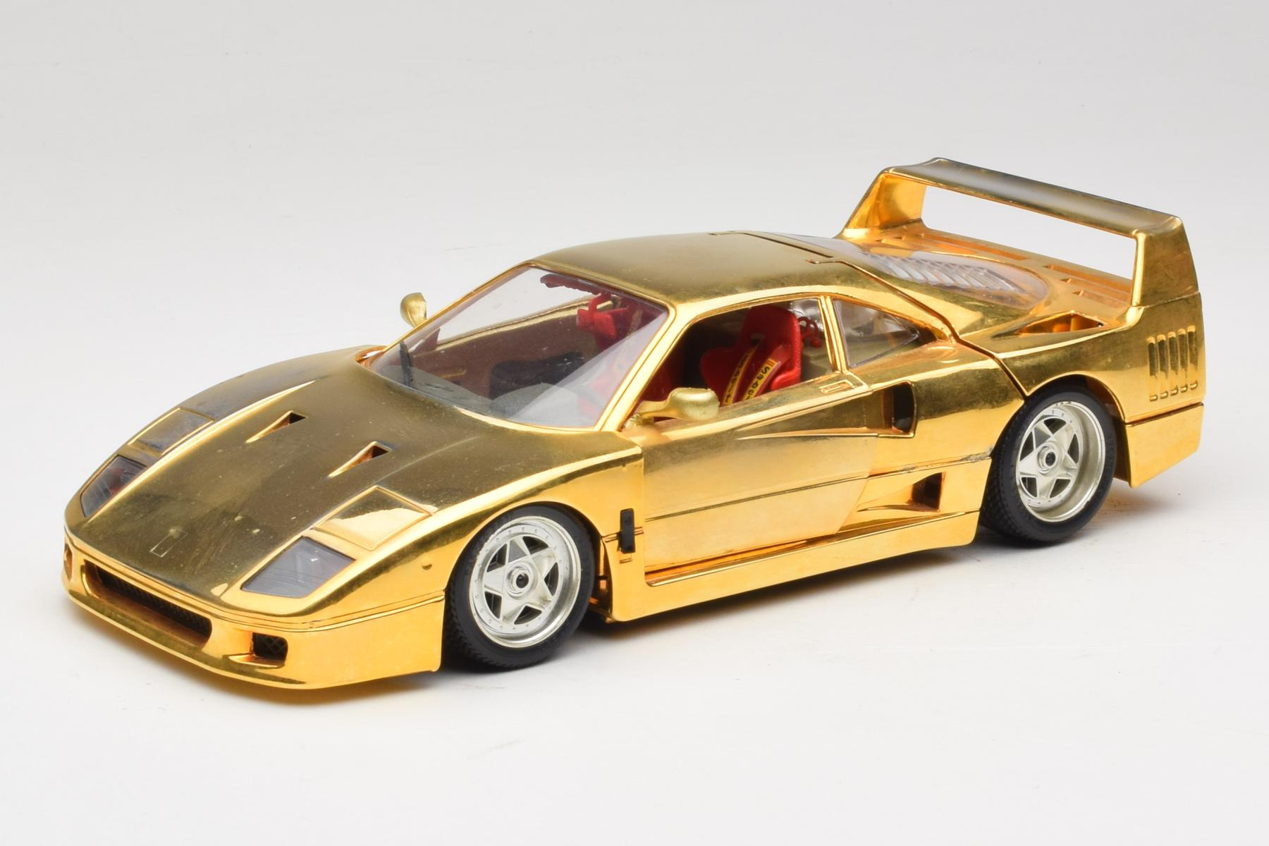 Bburago Ferrari F40 Chrome Gold 1:18 Limited Edition