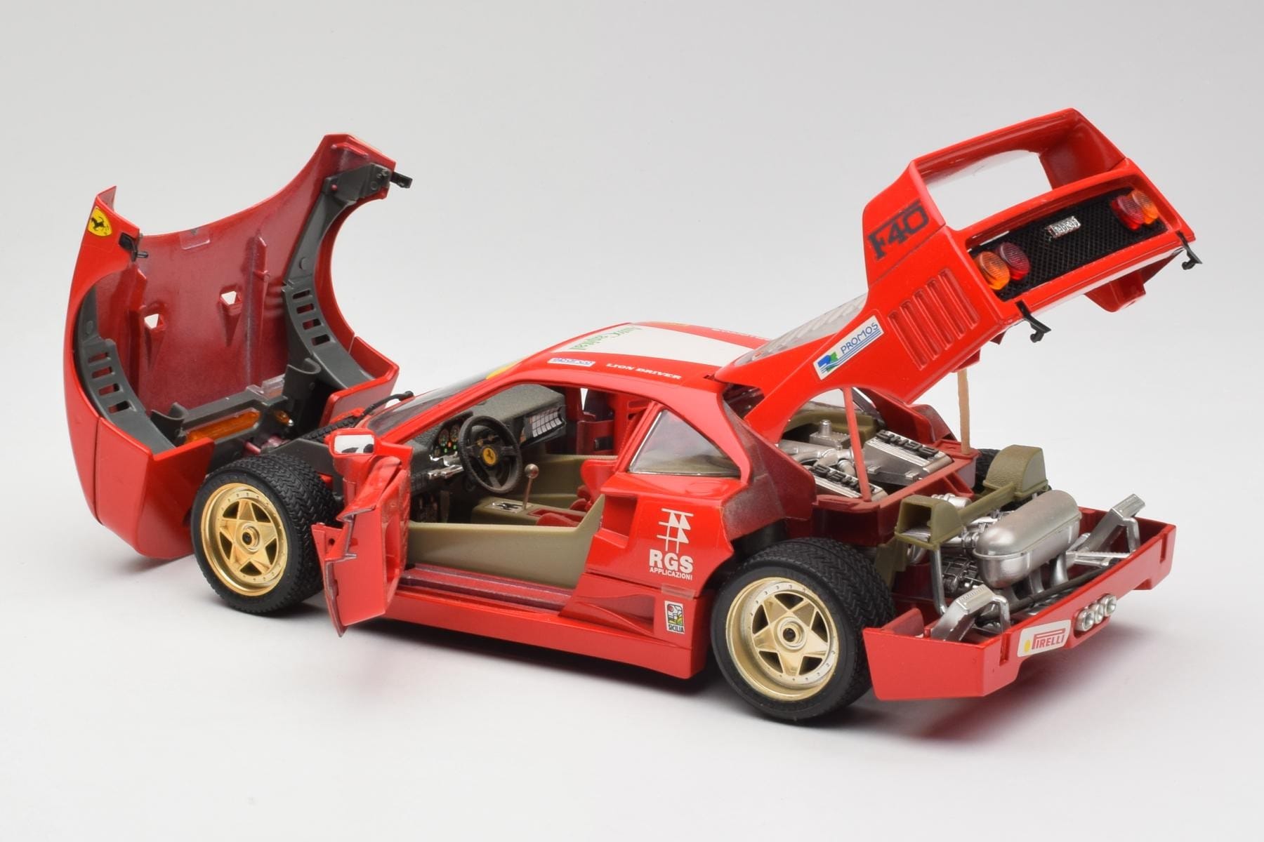 Ferrari F40 Evoluzione Bburago 1:18
