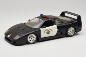 Ferrari F40 Highway Patrol Black White Bburago 1:18 3022-H1 Diecast
