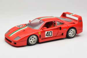 Ferrari F40 #40 Red with Italian Flag Bburago 1:18 3032-P1 Diecast