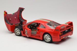 Ferrari F40 #40 Red with Italian Flag Bburago 1:18 3032-P1 Diecast - image 5 of 8