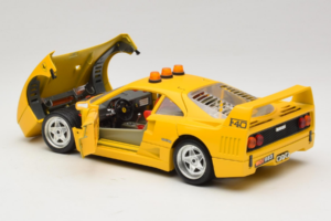 Ferrari F40 Safety Car Yellow Bburago 1:18 3032-Y2 Diecast - image 5 of 8