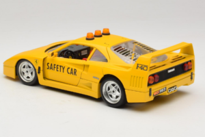 Ferrari F40 Safety Car Yellow Bburago 1:18 3032-Y2 Diecast - image 7 of 8