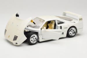 Ferrari F40 White Bburago 1:18 3332-W4 Diecast - image 2 of 8