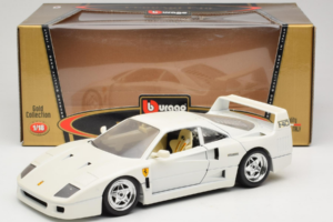 Ferrari F40 White Bburago 1:18 3332-W4 Diecast - image 8 of 8