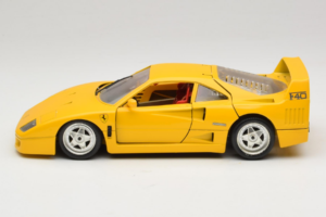 Ferrari F40 Yellow Bburago 1:18 3032-Y1 Diecast - image 4 of 8