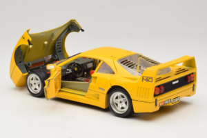 Ferrari F40 Yellow Bburago 1:18 3032-Y1 Diecast - image 5 of 8