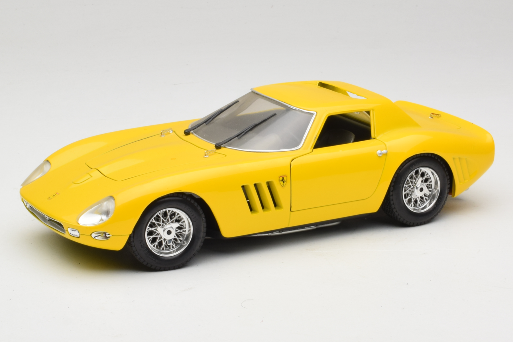 Guiloy Ferrari 250 GTO 1:18 Diecast Yellow 1964