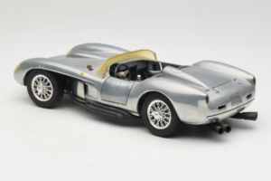 Ferrari Testa Rossa Chrome Silver Hot Wheels 1:18 25737 Diecast - image 7 of 8