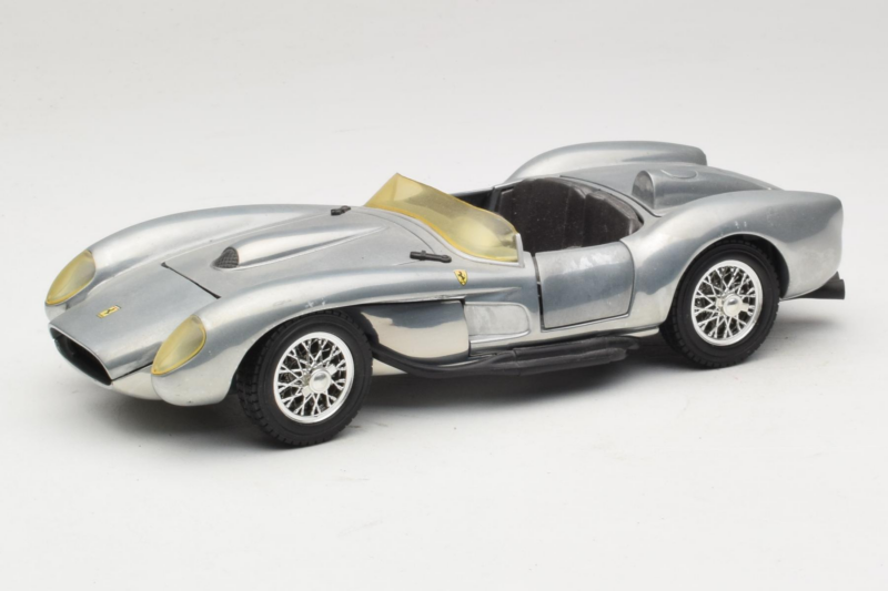 Ferrari Testa Rossa Chrome Silver Hot Wheels 1:18 25737 Diecast