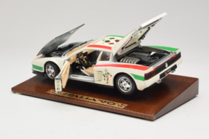 Ferrari Testarossa Italia 90 White Bburago 1:18 3059-W1 Diecast - image 5 of 8