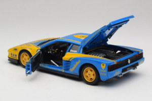 Ferrari Testarossa Bburago 1:18 7019 Diecast - image 5 of 8