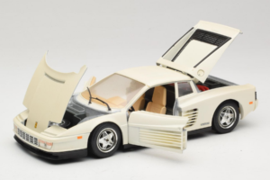 Ferrari Testarossa White Bburago 1:18 3019-W1 Diecast - image 2 of 8