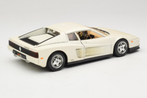 Ferrari Testarossa White Bburago 1:18 3019-W1 Diecast - image 3 of 8