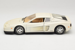 Ferrari Testarossa White Bburago 1:18 3019-W1 Diecast - image 4 of 8