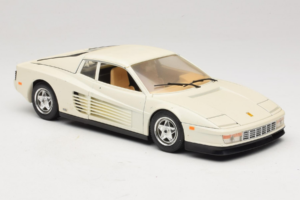 Ferrari Testarossa White Bburago 1:18 3019-W1 Diecast - image 6 of 8