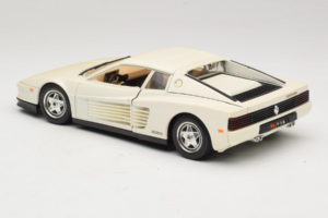 Ferrari Testarossa White Bburago 1:18 3019-W1 Diecast - image 7 of 8