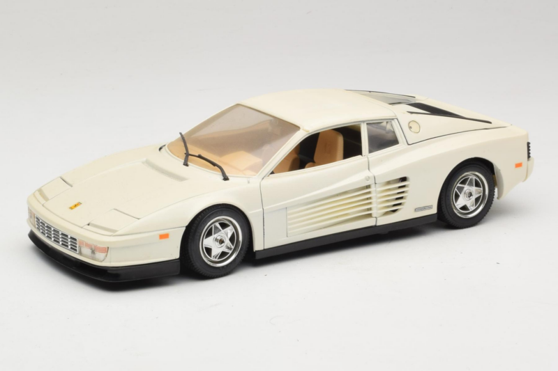 Ferrari Testarossa White Bburago 1:18 3019-W1 Diecast