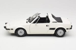 Fiat X1/9 White Minichamps 1:18 100121685 Diecast - image 4 of 8