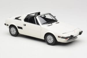 Fiat X1/9 White Minichamps 1:18 100121685 Diecast - image 6 of 8