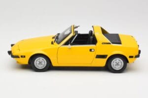 Fiat X1/9 Yellow Minichamps 1:18 100121664 Diecast - image 4 of 8