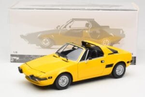 Fiat X1/9 Yellow Minichamps 1:18 100121664 Diecast - image 8 of 8