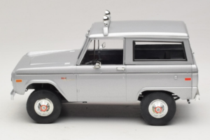 Ford Bronco Speed Movie GreenLight 1:18 19074 Diecast - image 4 of 7