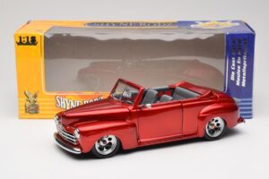 Ford Cabriolet Red Metallic Road Signature 1:18 30028 Diecast - image 8 of 8