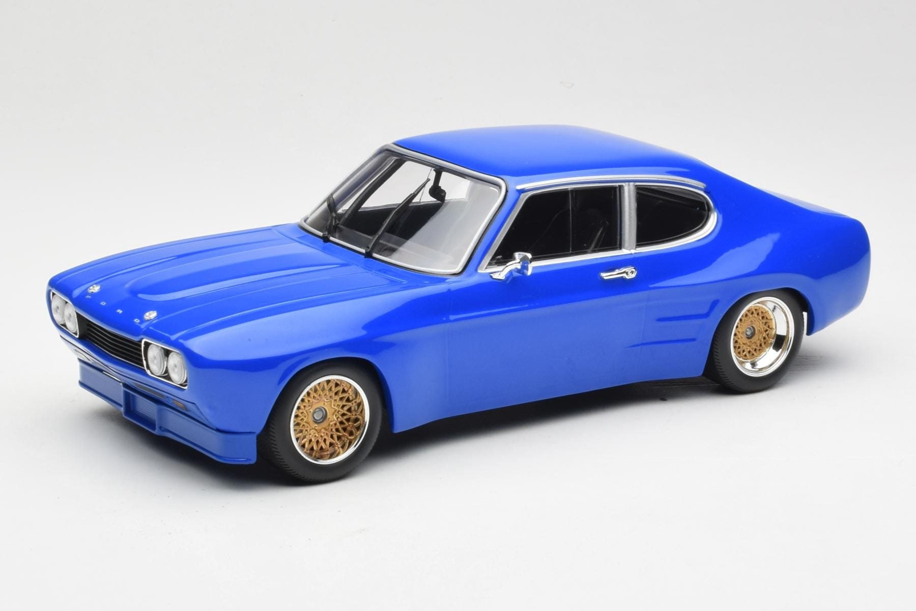Minichamps Ford Capri Mk1 RS2600 1:18 Blue Diecast