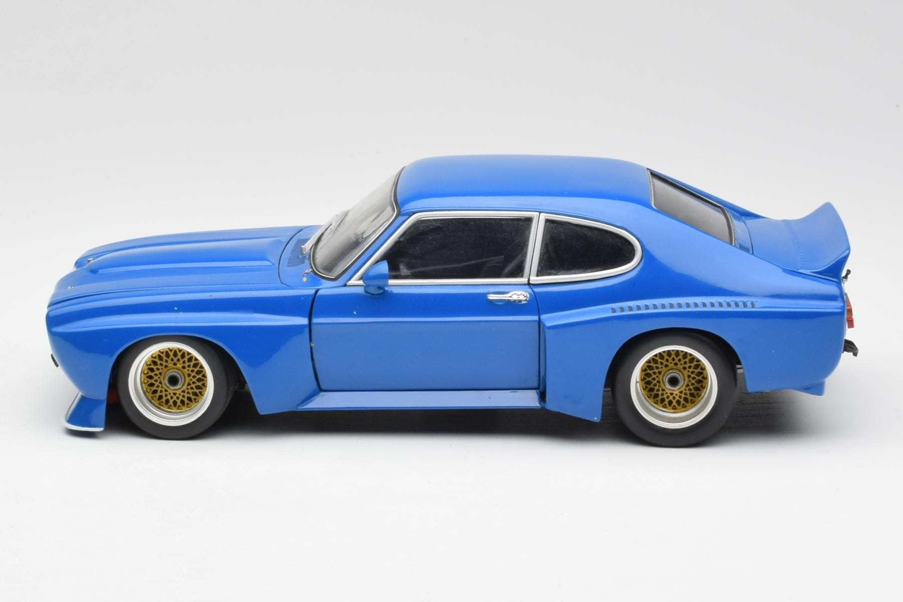 Ford Capri RS 3100 Blue Minichamps 1:18