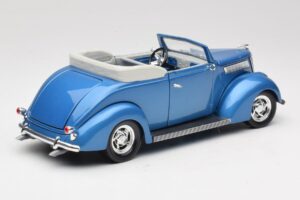 Ford Convertible Blue Road Signature 1:18 92238 Diecast - image 3 of 8