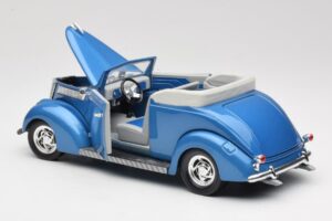 Ford Convertible Blue Road Signature 1:18 92238 Diecast - image 5 of 8