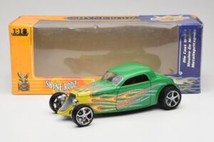 Ford Coupe Green with Fire Road Signature 1:18 30109 Diecast - image 8 of 8