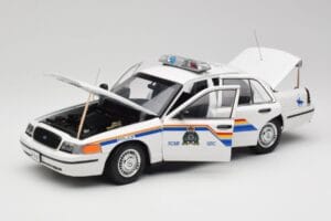 Ford Crown Victoria RCMP Police Car AUTOart 1:18 72706 Diecast - image 2 of 8