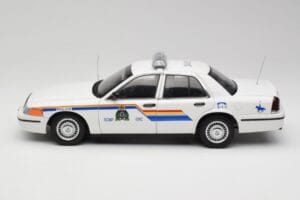 Ford Crown Victoria RCMP Police Car AUTOart 1:18 72706 Diecast - image 4 of 8